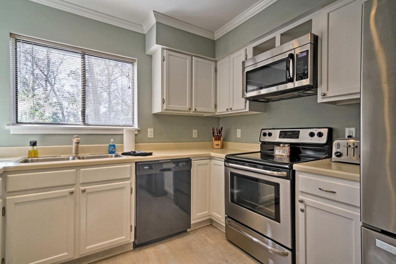 Updated Hilton Head Condo Balcony, Walk To Beach Хилтън Хед Айлънд Екстериор снимка
