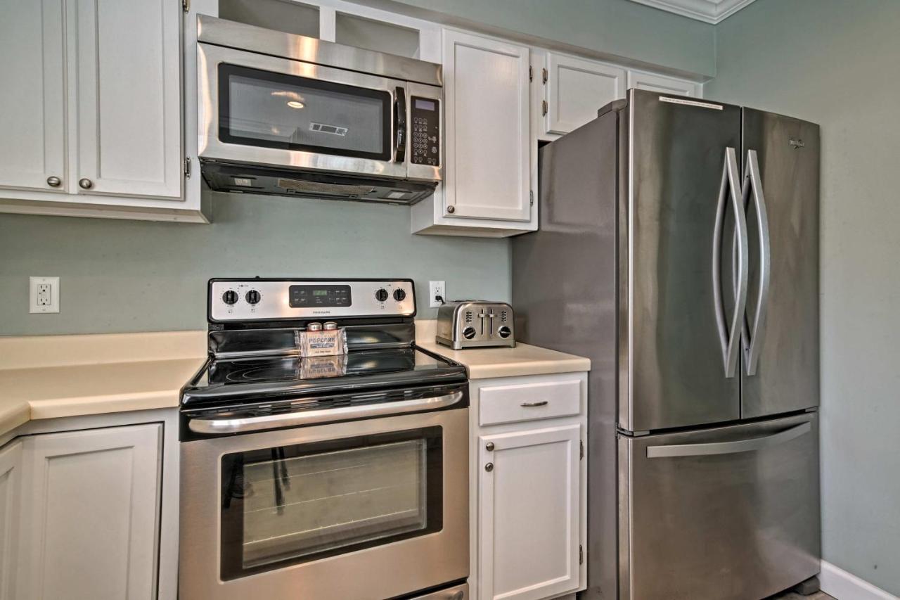 Updated Hilton Head Condo Balcony, Walk To Beach Хилтън Хед Айлънд Екстериор снимка